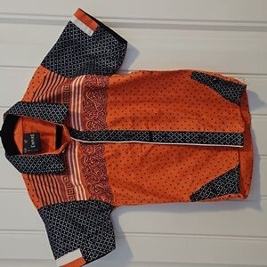 🩴Orange button down with design Size  2T Boy